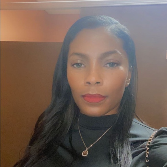 Meet your Posher, Rebecca - Picture 4 of 4